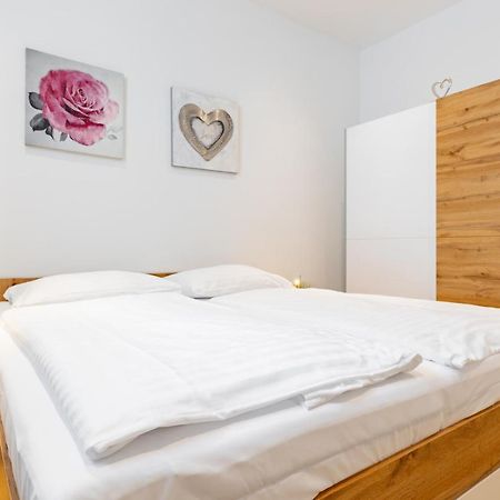 Budget Rooms West With Shared Kitchen فيينا المظهر الخارجي الصورة