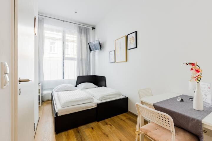 Budget Rooms West With Shared Kitchen فيينا المظهر الخارجي الصورة