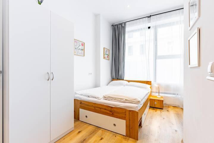 Budget Rooms West With Shared Kitchen فيينا المظهر الخارجي الصورة