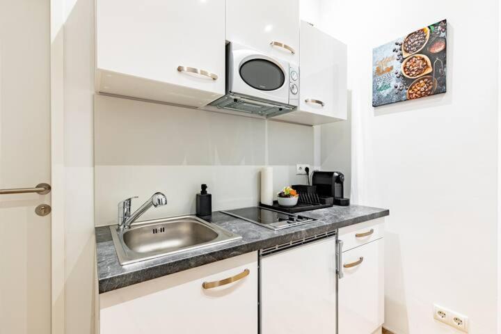 Budget Rooms West With Shared Kitchen فيينا المظهر الخارجي الصورة