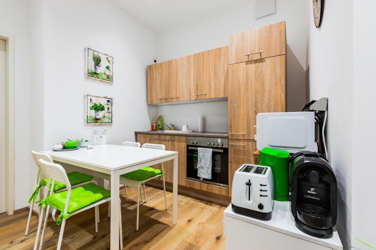 Budget Rooms West With Shared Kitchen فيينا المظهر الخارجي الصورة